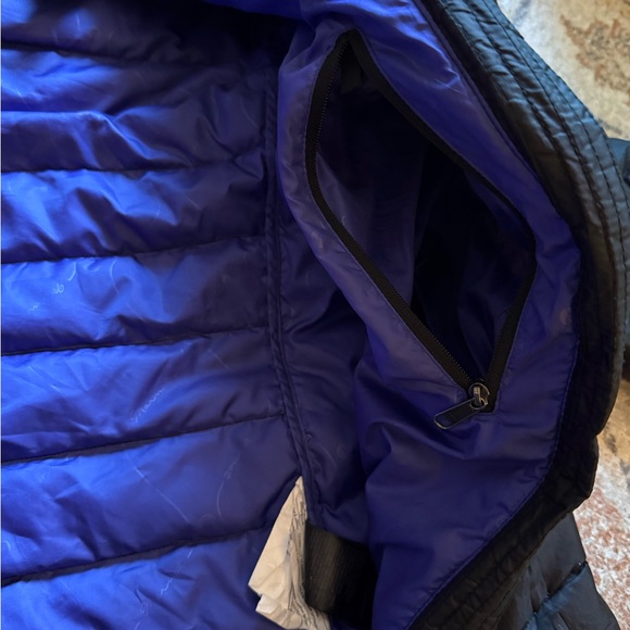 Women's Marmot Black and Purple Insulated Jacket - Picture 4 of 9